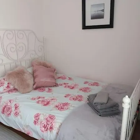 Prázdninový dům Le Petit Cottage, Family Friendly Coastal Getaway