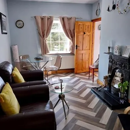 Le Petit Cottage, Family Friendly Coastal Getaway Killybegs