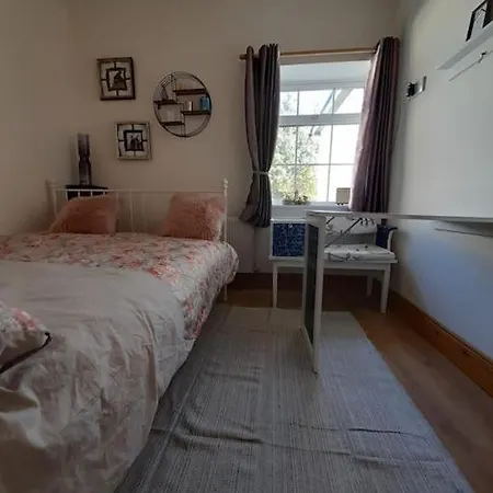 Le Petit Cottage, Family Friendly Coastal Getaway *