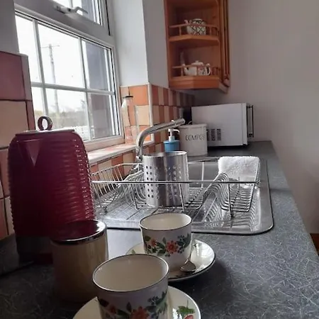 Le Petit Cottage, Family Friendly Coastal Getaway