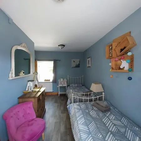 Le Petit Cottage, Family Friendly Coastal Getaway *