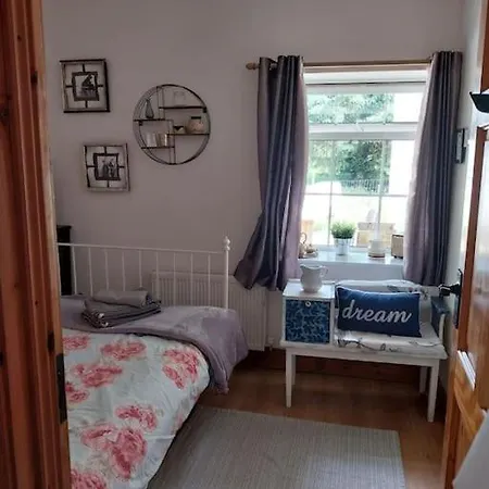 Le Petit Cottage, Family Friendly Coastal Getaway * Killybegs