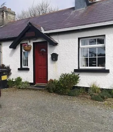 Ferienhaus Le Petit Cottage, Family Friendly Coastal Getaway