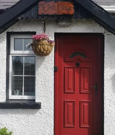 Ferienhaus Le Petit Cottage, Family Friendly Coastal Getaway *
